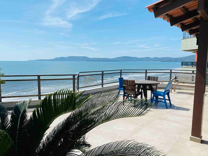 Oceanfront penthouse, BEAUTIFUL view and completely renovated