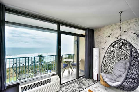 Unique and Beautiful Remodeled Oceanfront Studio