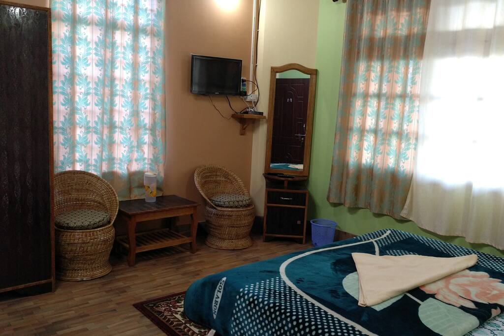 FULL VIEW OF THE ROOM