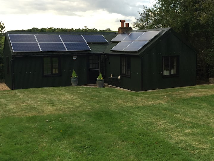 10 Best Airbnb Vacation Rentals In Three Rivers District, England