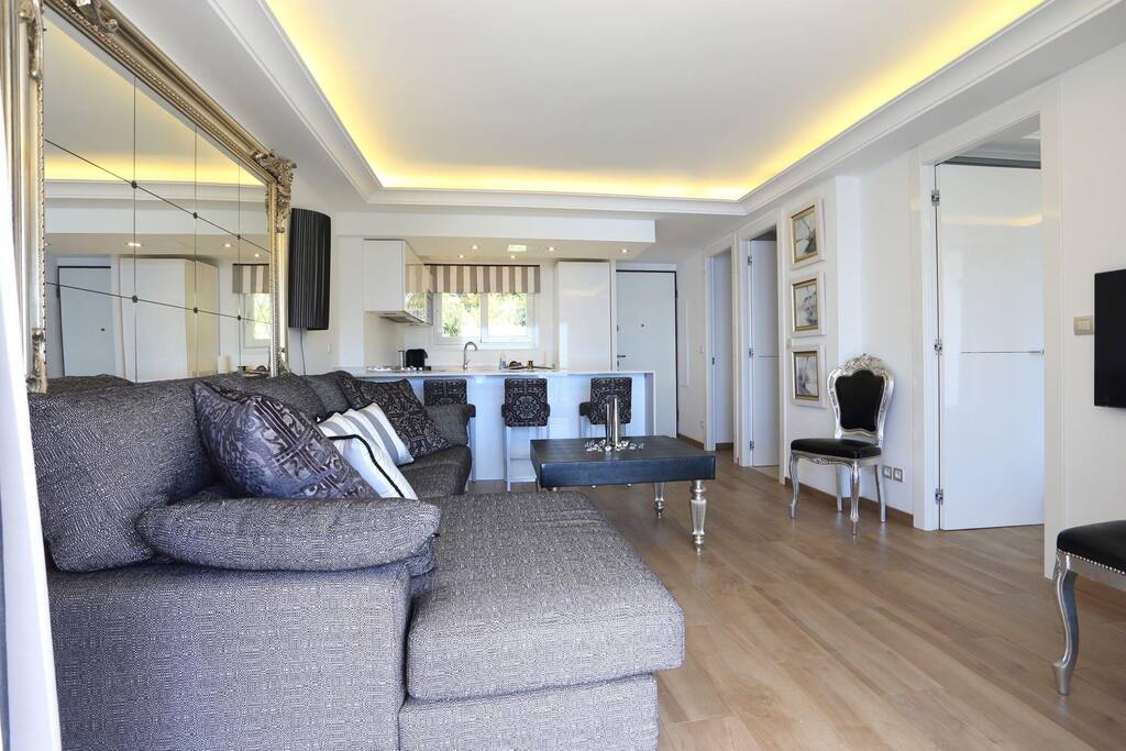 Open plan kitchen/living room