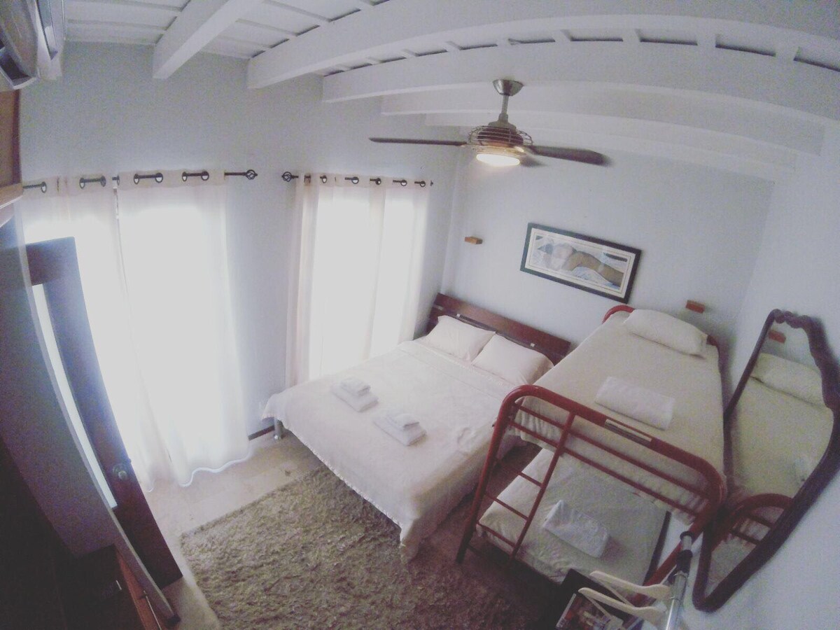 חדר עם נוף לקאלה סן ג'וסטו וסנסבסטיאן 