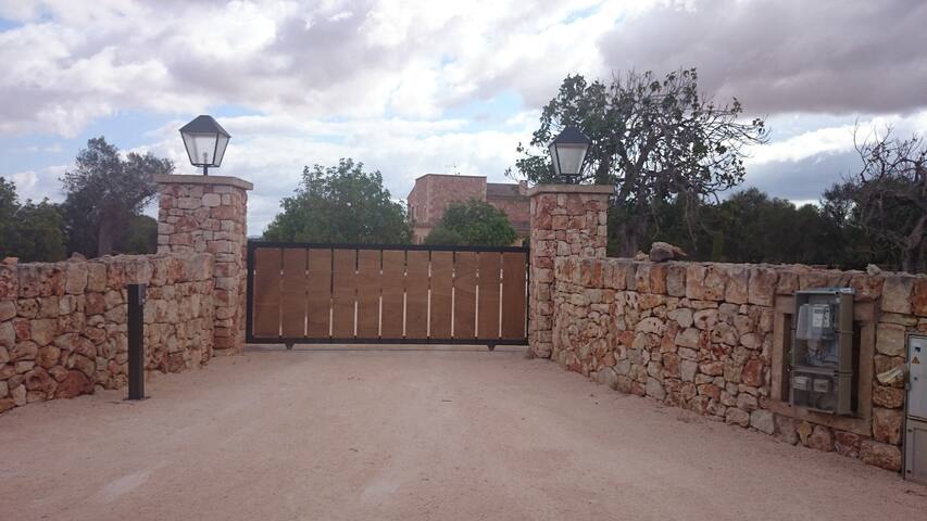 Luxury villa close to Santanyi and best beaches gallery image 4