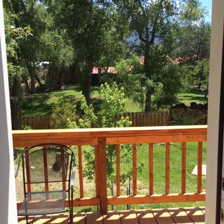 Delightful Open Plan Penthouse Apartments for Rent in Crestone