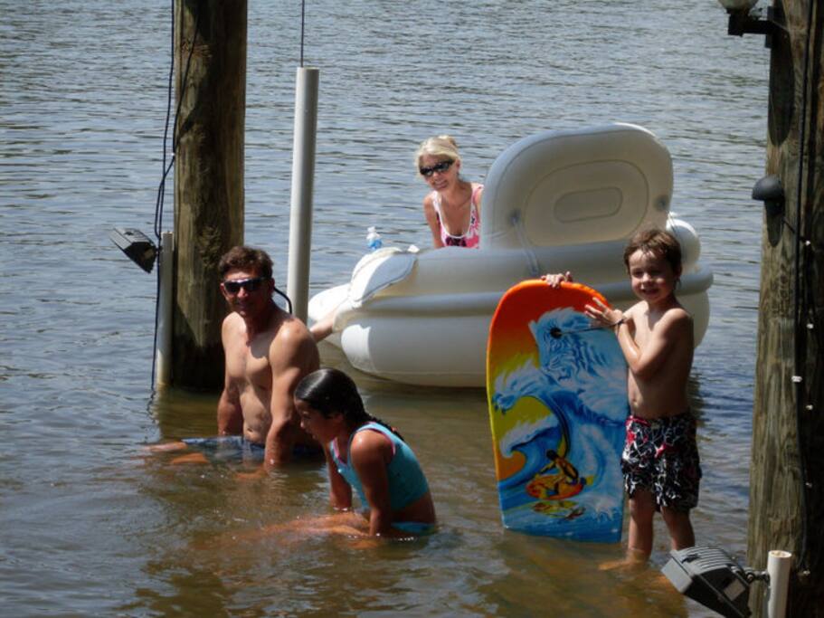 Deck can be lowerd to play on