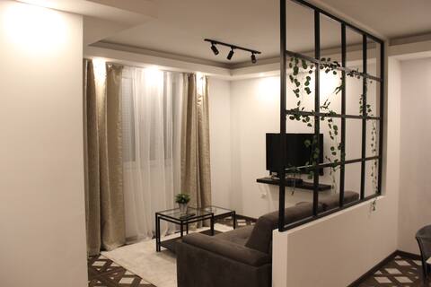 Lux Jakuzi apartment free parking
