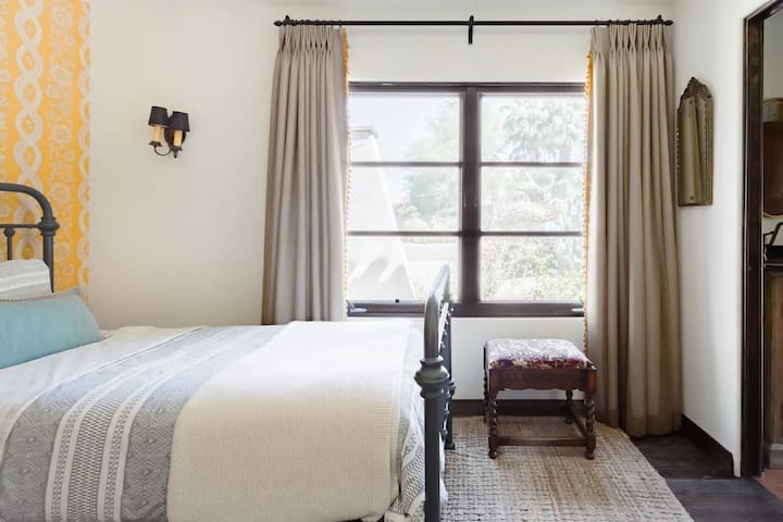 ห้องนอนที่ 4 เตียงเดี่ยว