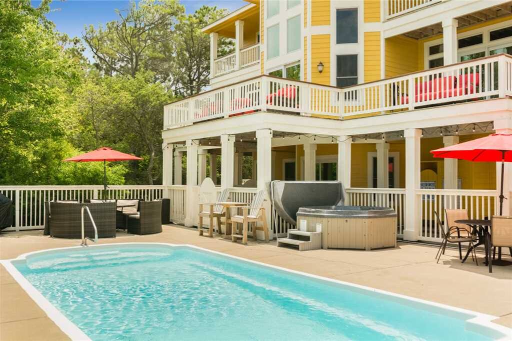 CC139: Il Destino | Pool Area