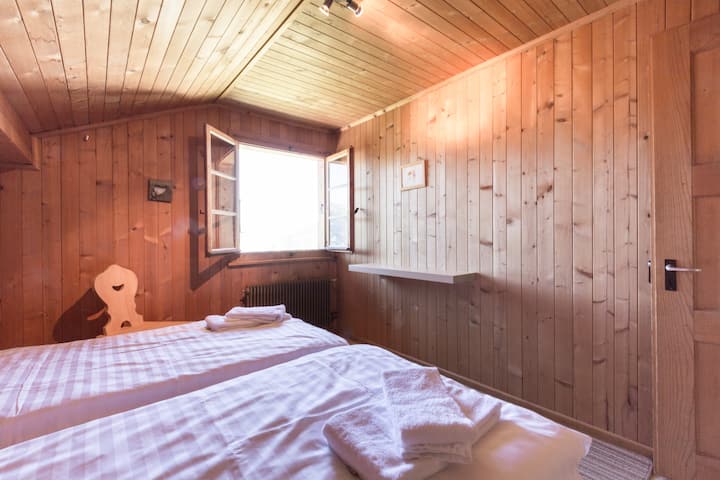 2. kat: spavaća soba 3 (za 2 osobe)