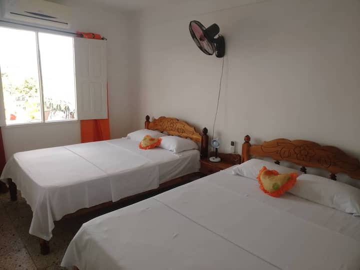 Komfortables Matratzenzimmer 3, 24 Stunden warmes und kaltes Wasser und gute Aussicht