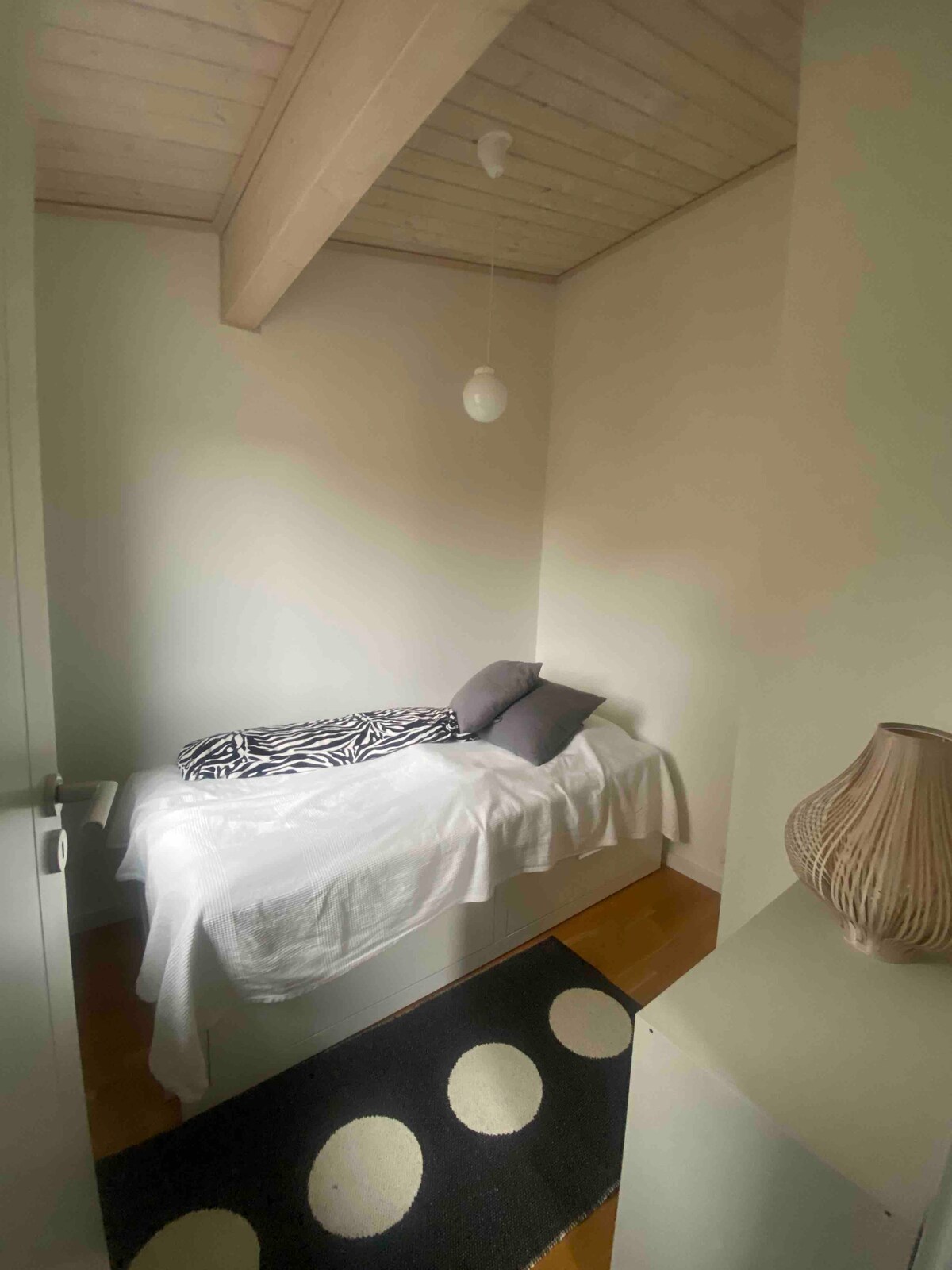 Dormitorio 1. La cama se puede sacar y dormir dos personas (sin problemas).