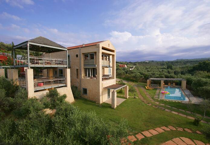 Superb Accessible Architecs villa with heated pool gallery image 2