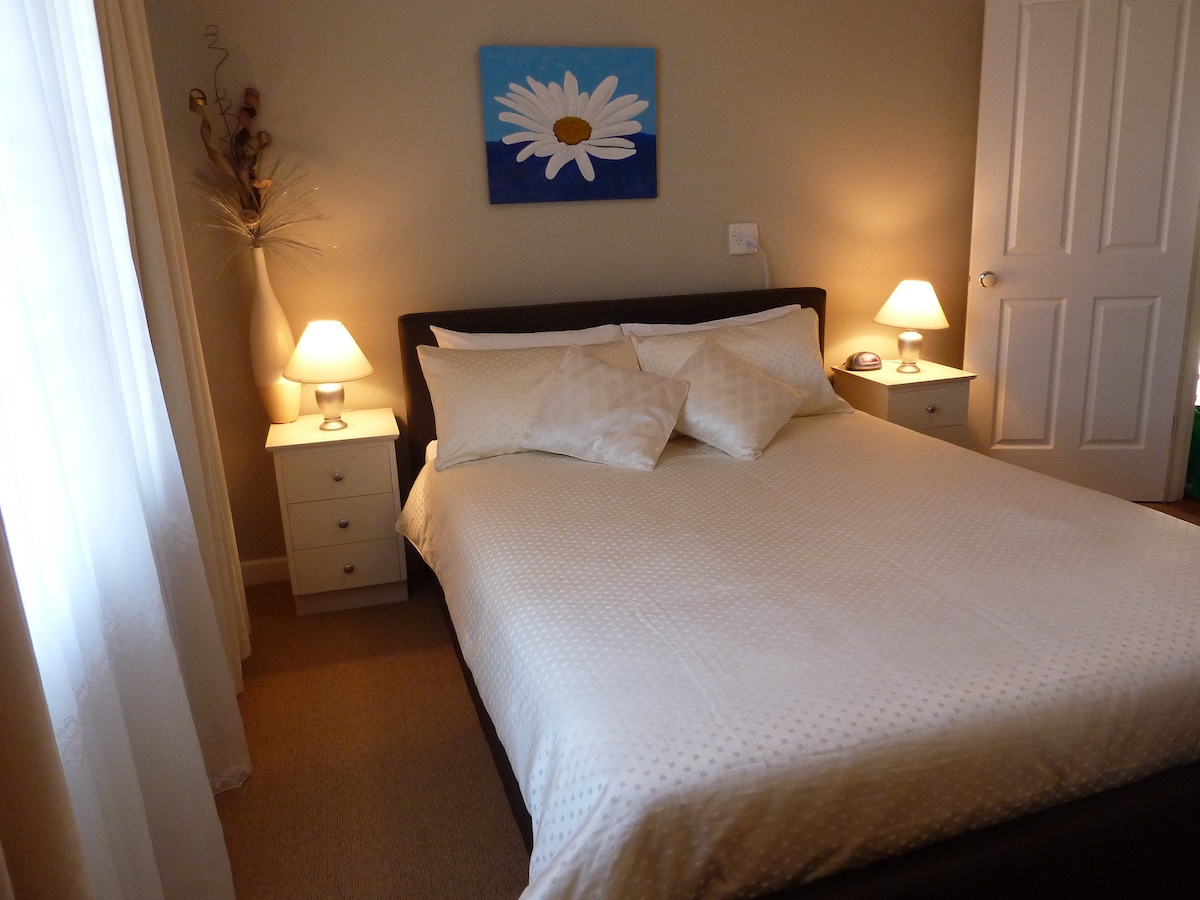  Segundo dormitorio queen con batas integradas