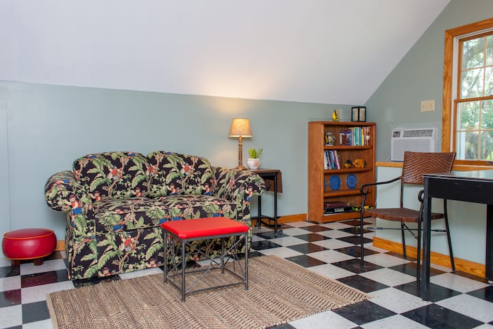 Private Waterfront Apt In The Oaks - Johns Island, SC