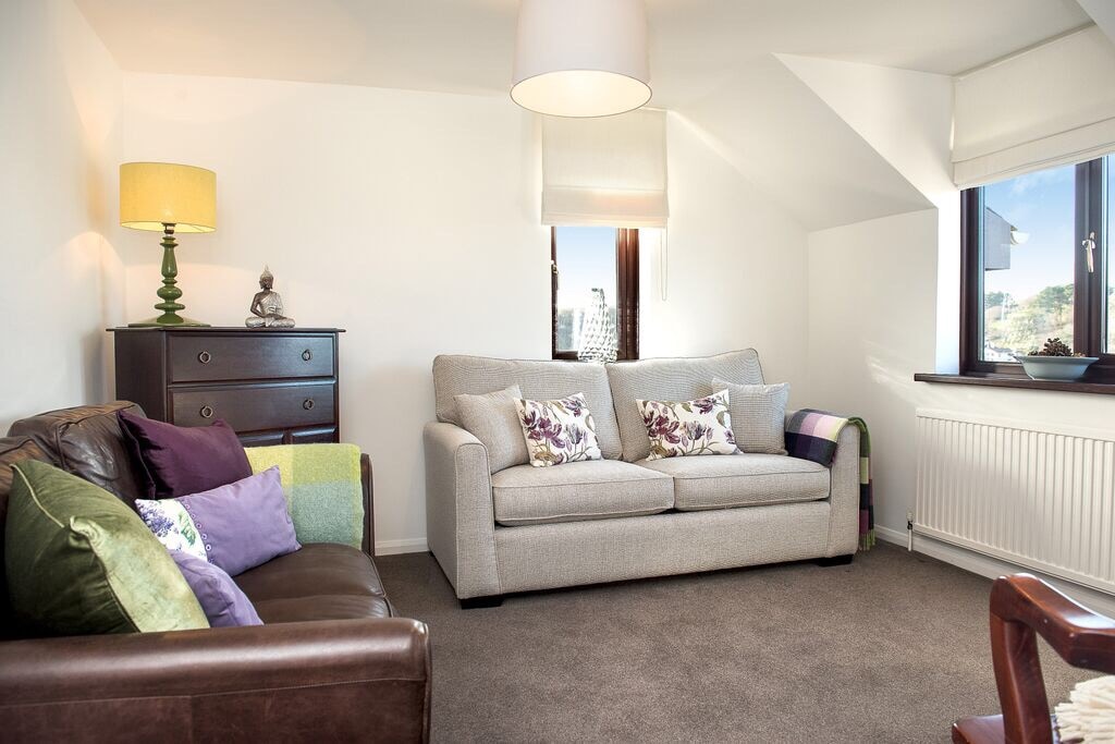 Successful Airbnb property: Enys View @ Bay Cottage view of Looe Harbour /Sea in Looe