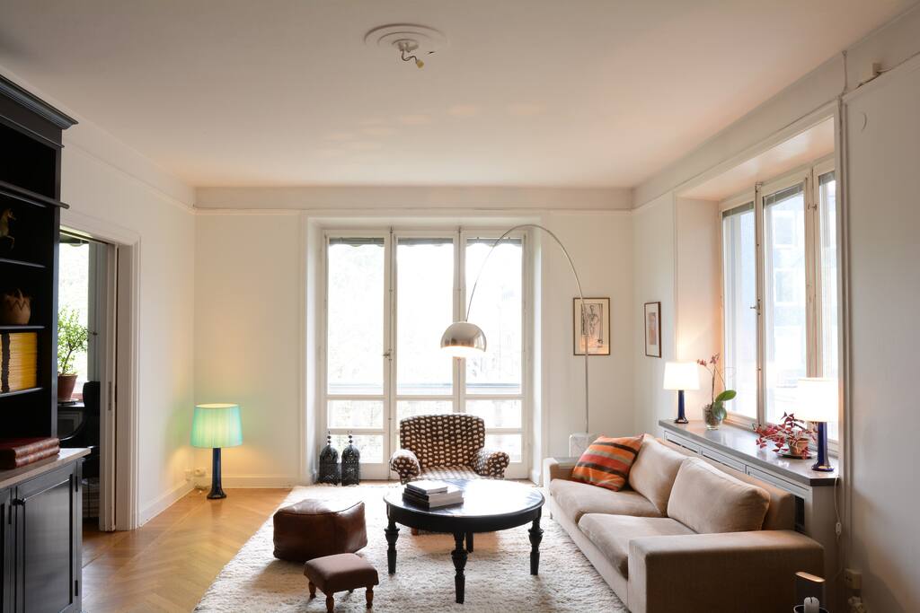 Large living room with 10 m terrace