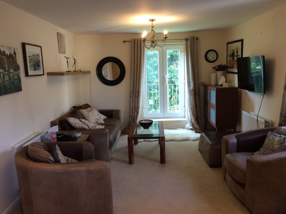 Open Plan Lounge area with T.V
