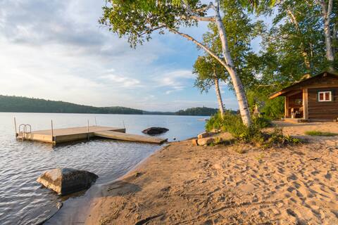 Adirondack Lakefront Lodge, Hot Tub, Home Theatre