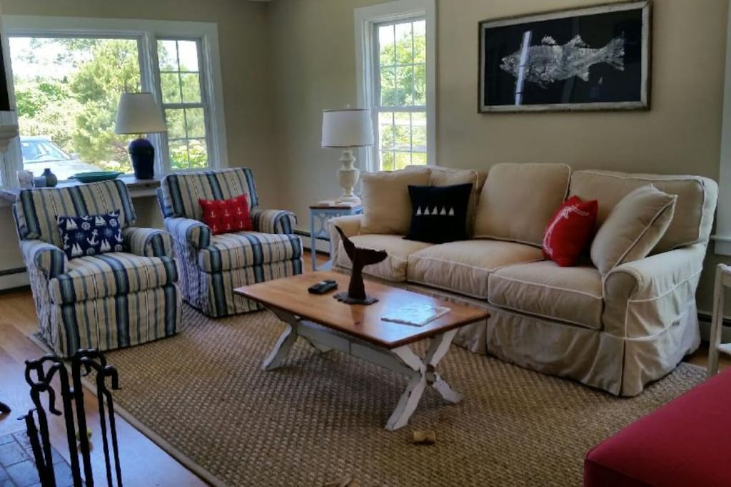 Main level living room
