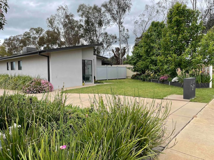 Wagga Wagga Holiday Rentals & Homes New South Wales, Australia Airbnb