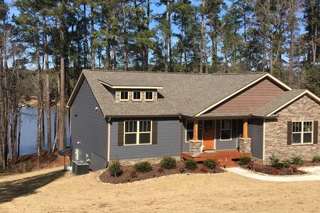 Lake Hartwell 1 mile from I-85 exit 19 Anderson SC