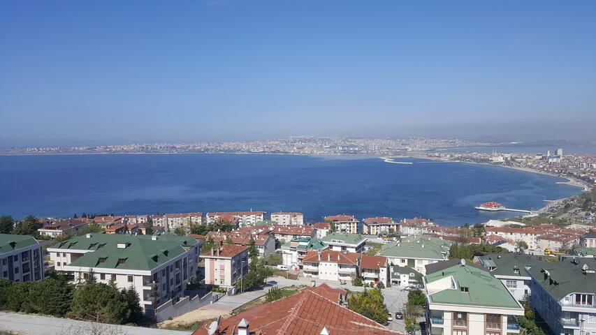 Wonderful sea view, swimming pool and city center. gallery image 3