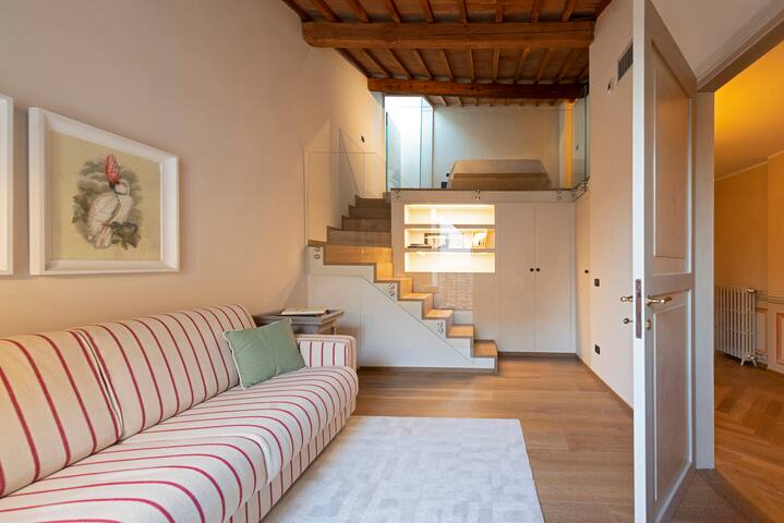 Top Floor Jewel in Florence gallery image 3