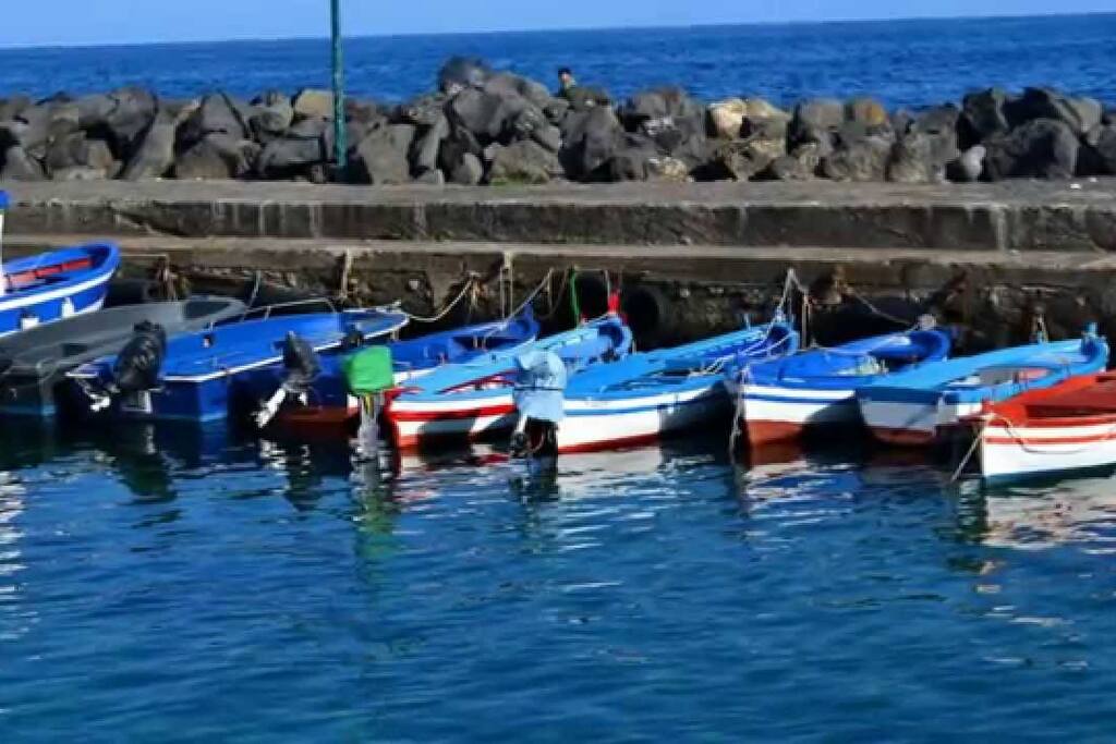 porticciolo a 5/10 minuti a piedi dalla casa