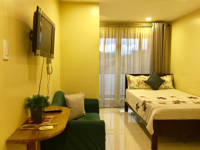 Delightful Studio Unit with Balcony