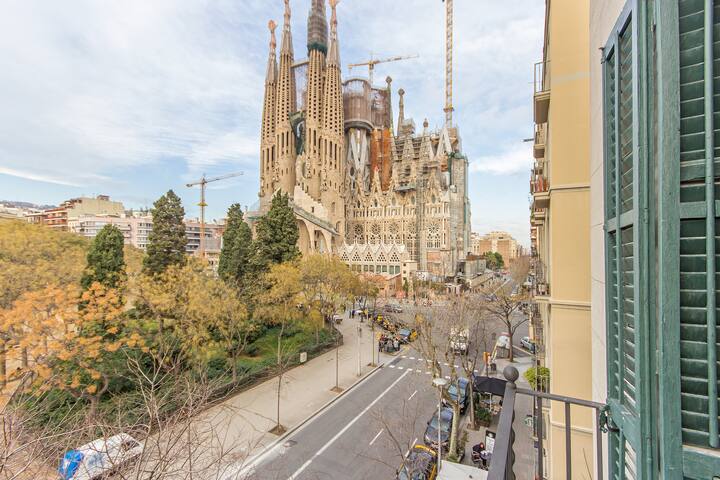 Lucky Sagrada Familia****4 Bedrooms**** Best views gallery image 2