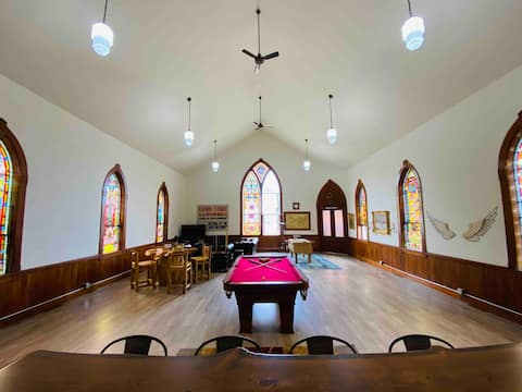 Mauston Church Mansion. Close to the Dells!