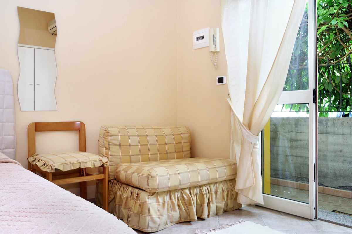 Top Airbnb: comfortable apartment a few minutes from the sea in Giardini Naxos