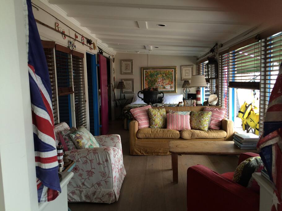 Love chilling here and waking up here, looking at and listening to the water.