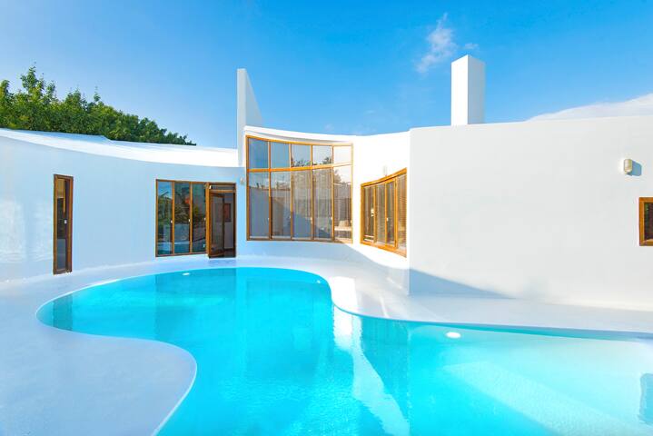 ‘ergon hestia ex Villa Ixia gallery image 4