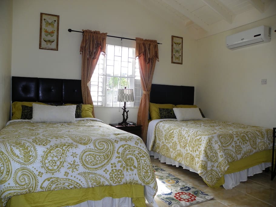 Bedroom with 2 Double Beds