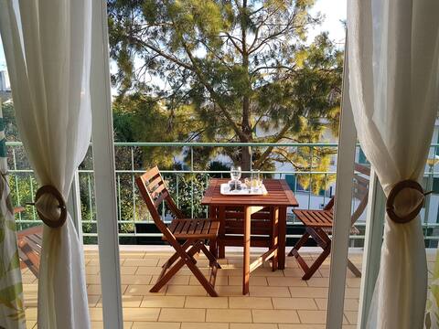 Sunny apartment situated in the village of Ferragudo