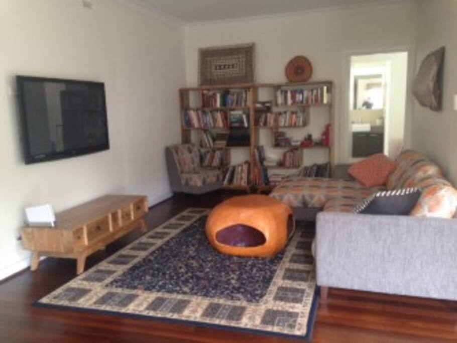 Guest living area