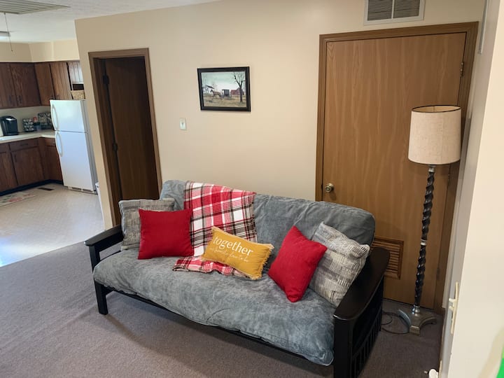 Country Apartment Less Than Hour To 4 Destinations - Burbank, OH