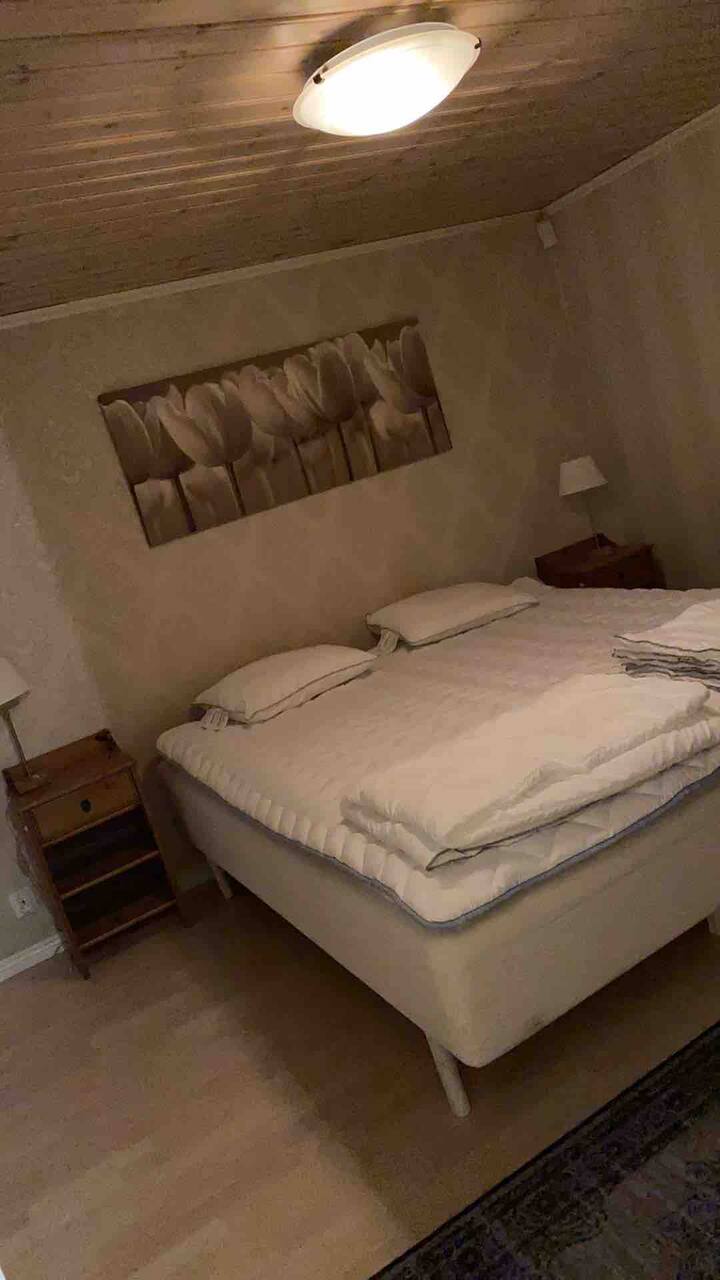 Spálňa s manželskou posteľou