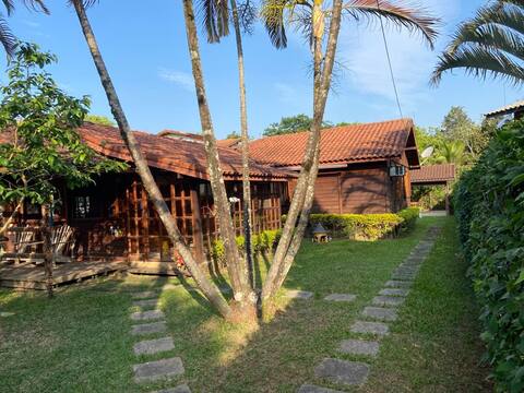 Wooden Chalet in the Centre of Penedo with Pool