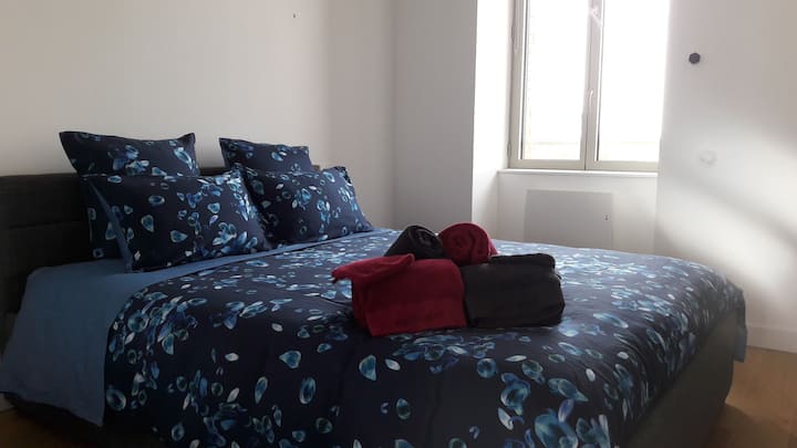 Hlavná spálňa so 160 x 200 lôžkami a vstavaným šatníkom