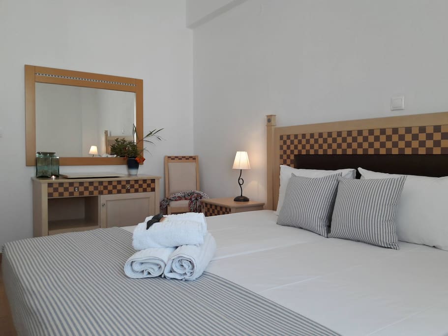 2nd bedroom