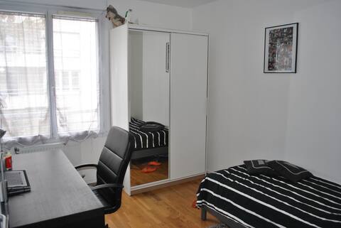 Chambre privée dans le 9ème proche métro D