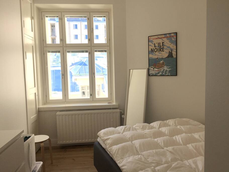 Also the bedroom has a great view over the roof of the opposite building!