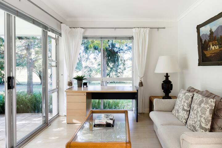 Fabulous Family Villa sleeps12 ConstantiaVineyards gallery image 5