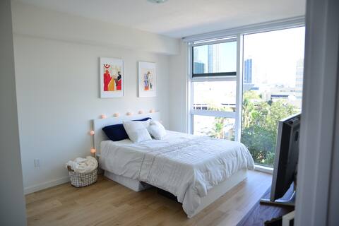 Spacious 1 BR Apartment