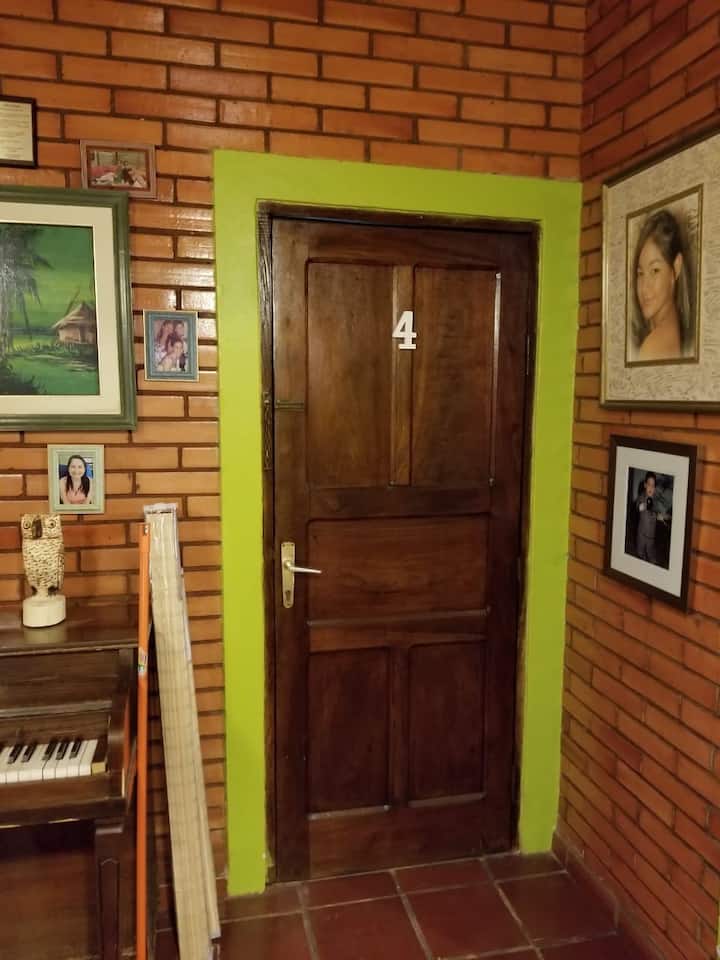Mlango wa chumba 4