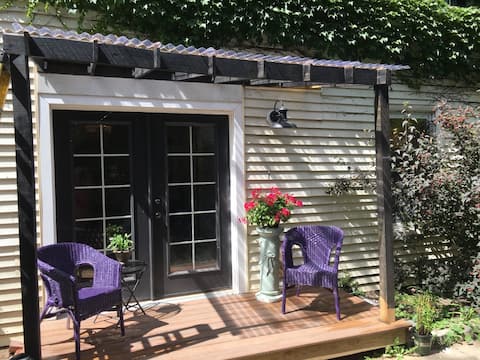 Studio, Walk to everything, Parking