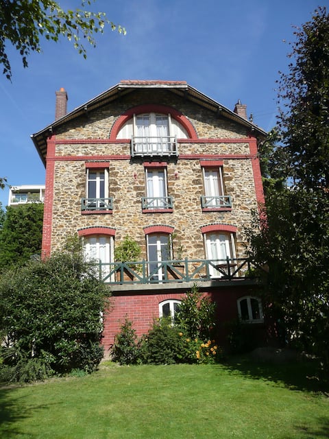 Beautiful house 10 minutes from Paris