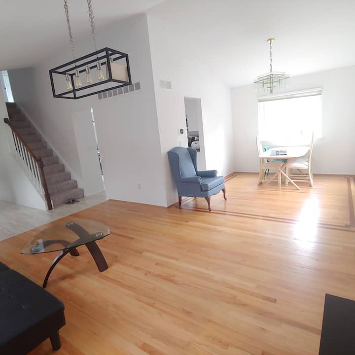 3bed House In #2 Safest Neighborhood In Michigan - Farmington Hills, MI